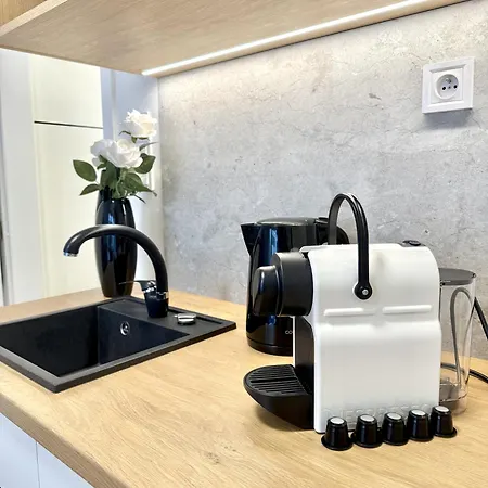 Apartino - Free Parking, 10 Minutes Walk To City Centre, Nespresso, Netflix