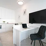 Apartino - Free Parking, 10 Minutes Walk To Centre, Nespresso, Netflix *