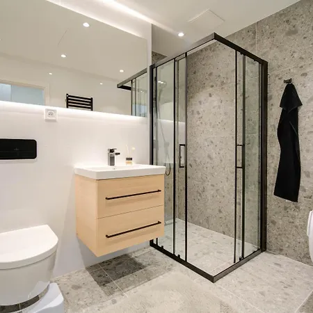 Relax With Free Parking, 10 Mins Walk To Centre Apartment *