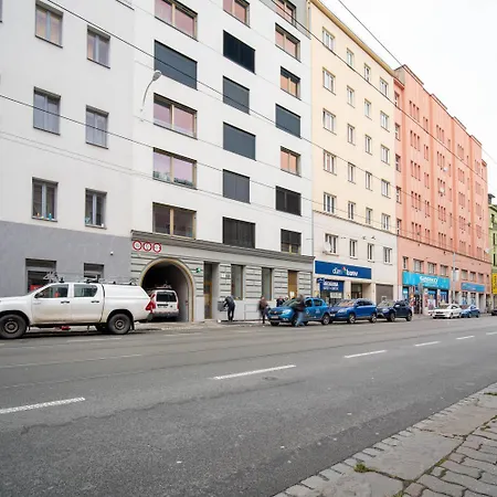 Apartment Relax With Free Parking, 10 Mins Walk To Centre *