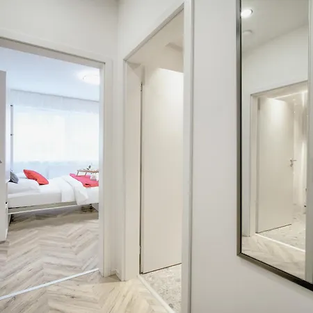 Relax With Free Parking, 10 Mins Walk To Centre Apartment Brno