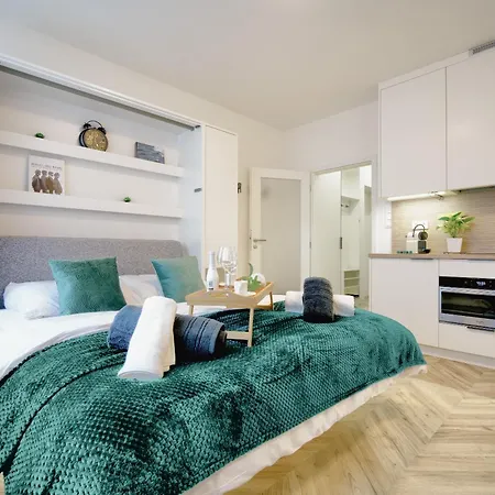 Relax With Free Parking, 10 Mins Walk To Centre Brno