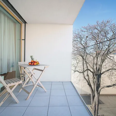 Relax With Free Parking, 10 Mins Walk To Centre * Brno