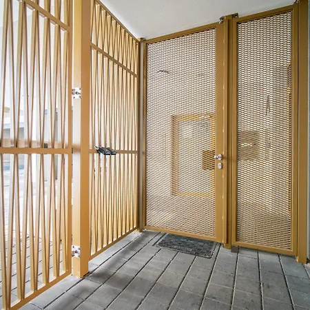 Apartment Relax With Free Parking, 10 Mins Walk To Centre