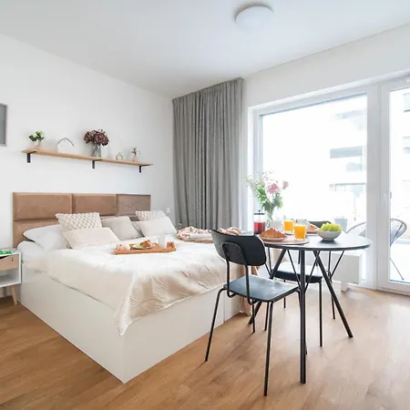 Apartino - Free Parking, 10 Minutes Walk To City Centre, Nespresso, Netflix Brno